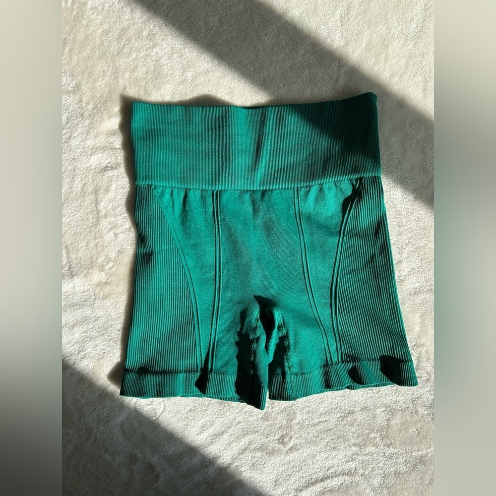 Alala biker shorts